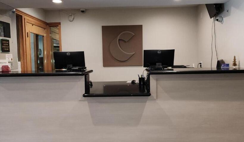 هتل Comfort Inn & Suites