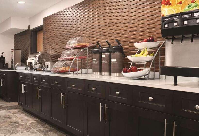 בית מלון כפרי Country Inn & Suites By Radisson, Auburn, In