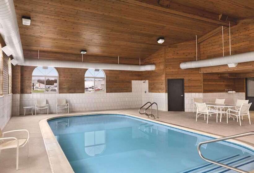 בית מלון כפרי Country Inn & Suites By Radisson, Auburn, In
