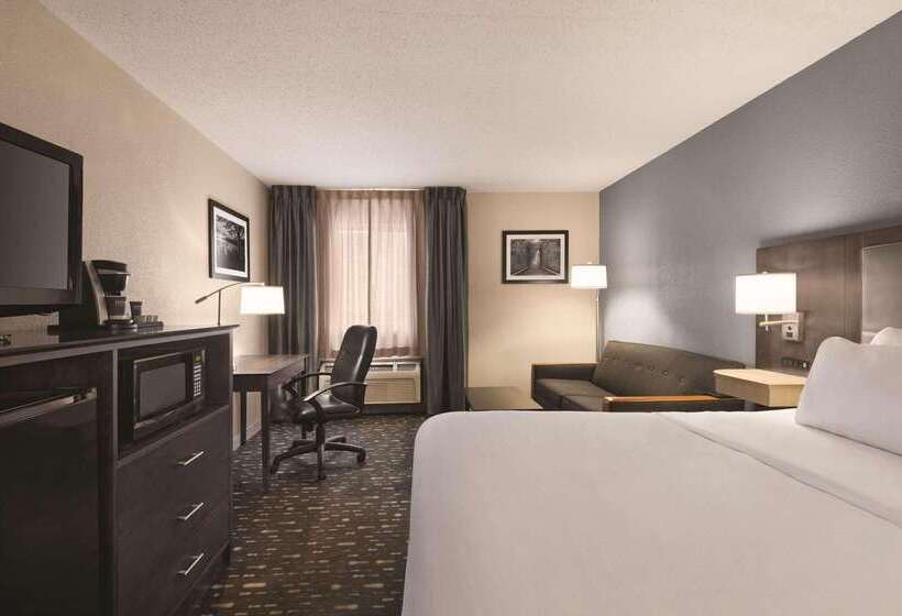 Hotel Country Inn & Suites By Radisson, Auburn, In