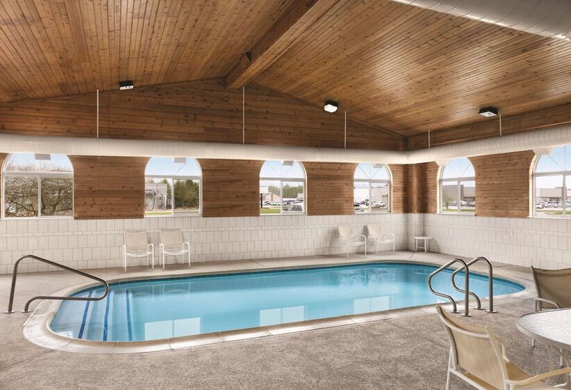 בית מלון כפרי Country Inn & Suites By Radisson, Auburn, In