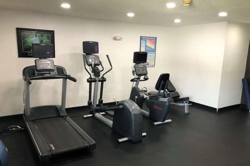 בית מלון כפרי Country Inn & Suites By Radisson, Auburn, In