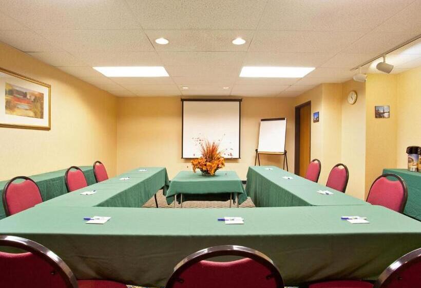 בית מלון כפרי Country Inn & Suites By Radisson Mt. Pleasantracine West Wi
