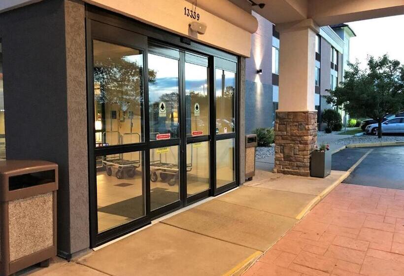 בית מלון כפרי Country Inn & Suites By Radisson Mt. Pleasantracine West Wi