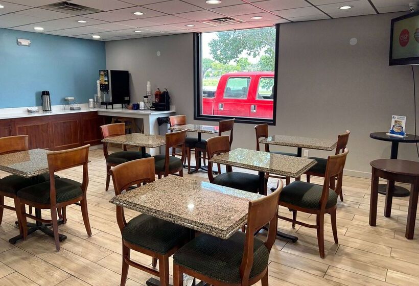 בית מלון כפרי Days Inn By Wyndham Killeen Fort Hood