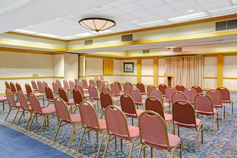 ホテル Days Inn Cornelius Lake Norman