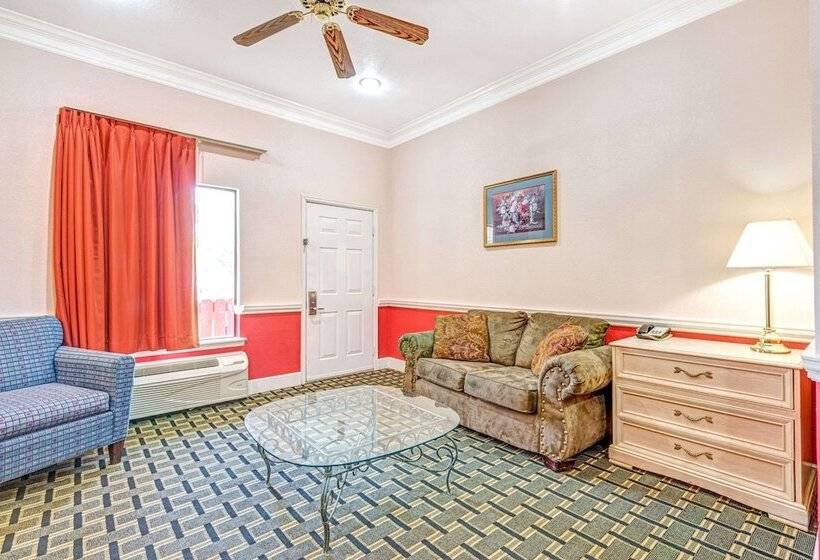 فندق Days Inn & Suites By Wyndham Osceola Ar