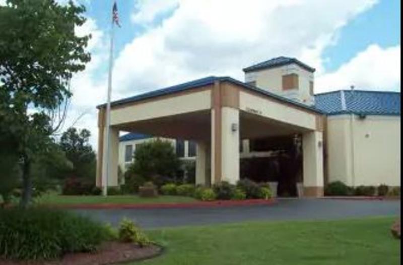 هتل Days Inn & Suites By Wyndham Tahlequah