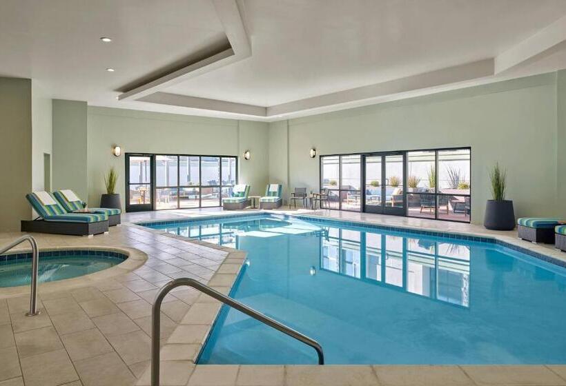 Delta Hotels By Marriott Denver Thornton