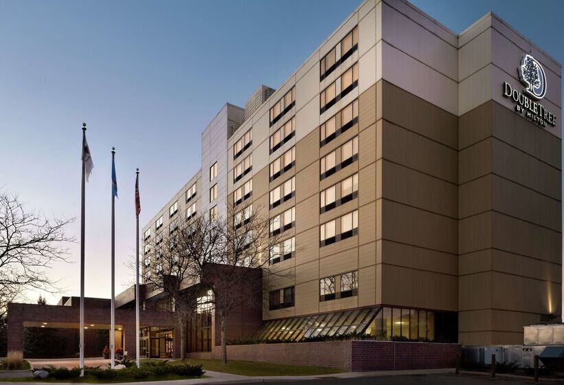 هتل Doubletree By Hilton St. Paul East
