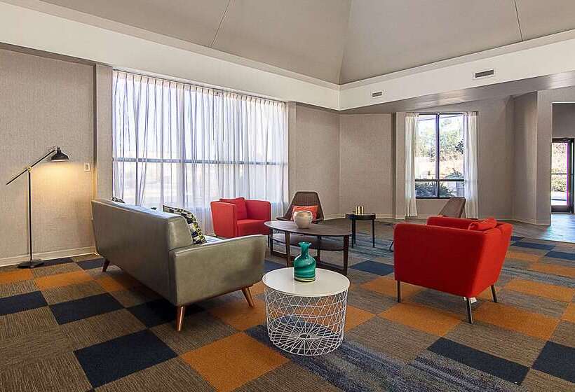 فندق Econo Lodge