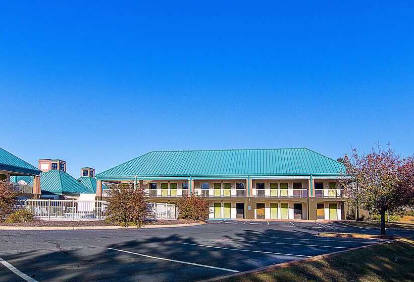 فندق Econo Lodge