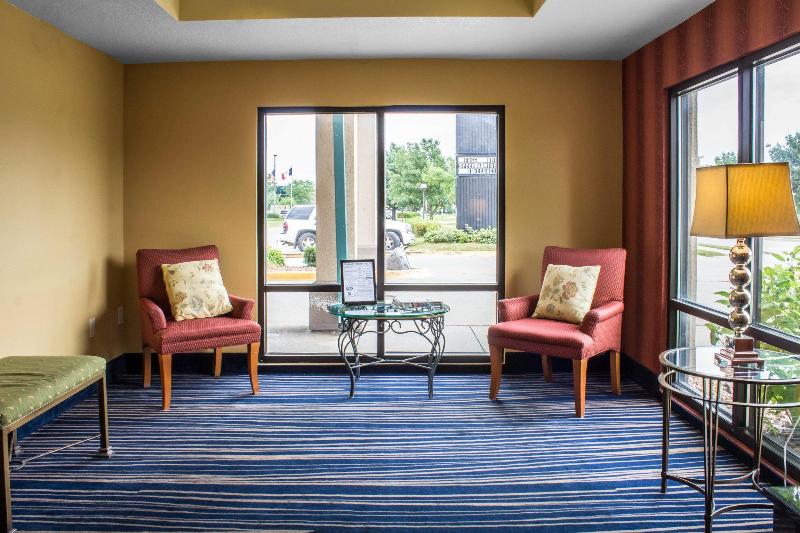 هتل Econo Lodge Ankeny   Des Moines
