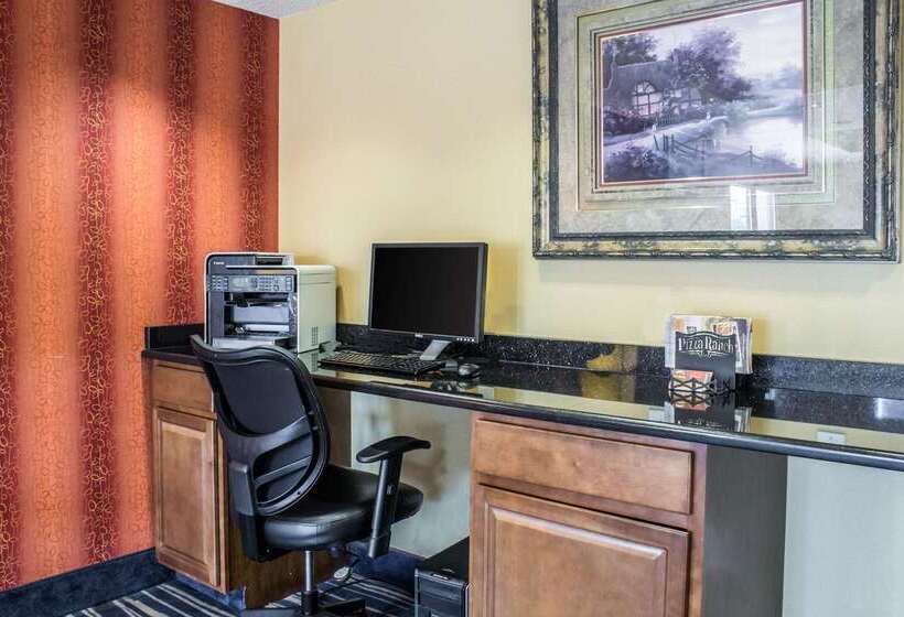 هتل Econo Lodge Ankeny   Des Moines