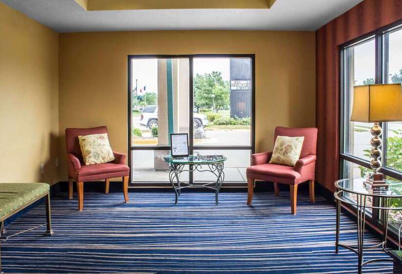 هتل Econo Lodge Ankeny   Des Moines