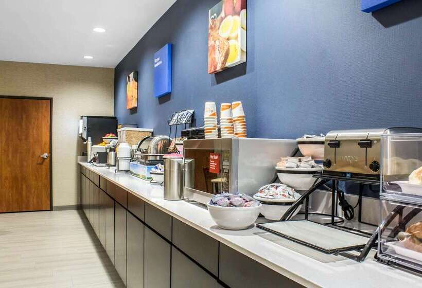 هتل Econo Lodge Ankeny   Des Moines