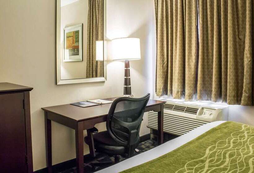 هتل Econo Lodge Ankeny   Des Moines