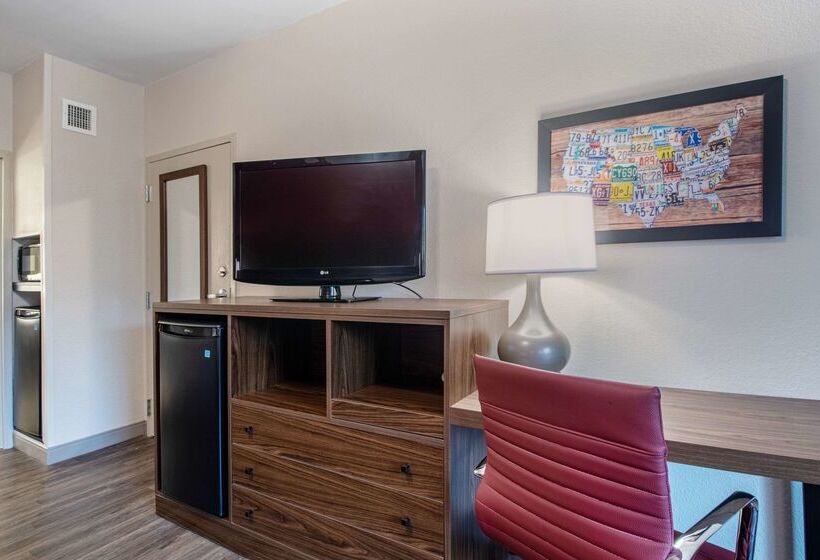 هتل Econo Lodge Inn & Suites Foleynorth Gulf Shores