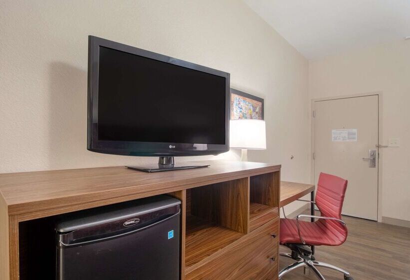 هتل Econo Lodge Inn & Suites Foleynorth Gulf Shores