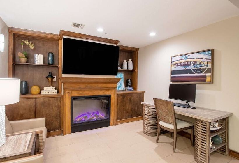 هتل Econo Lodge Inn & Suites Foleynorth Gulf Shores