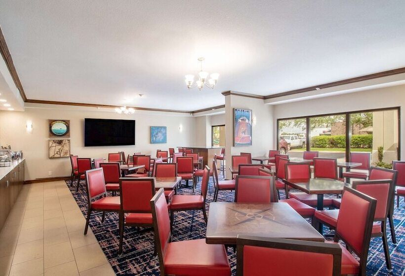 هتل Econo Lodge Inn & Suites Foleynorth Gulf Shores