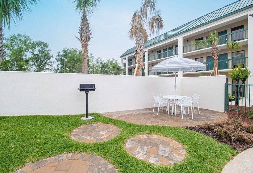 هتل Econo Lodge Inn & Suites Foleynorth Gulf Shores