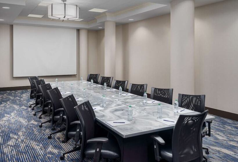 ホテル Doubletree By Hilton Charlotte City Center