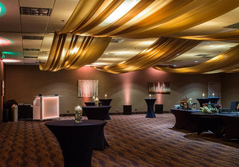 هتل Holiday Inn Des Moines Downtown Mercy Campus, An Ihg