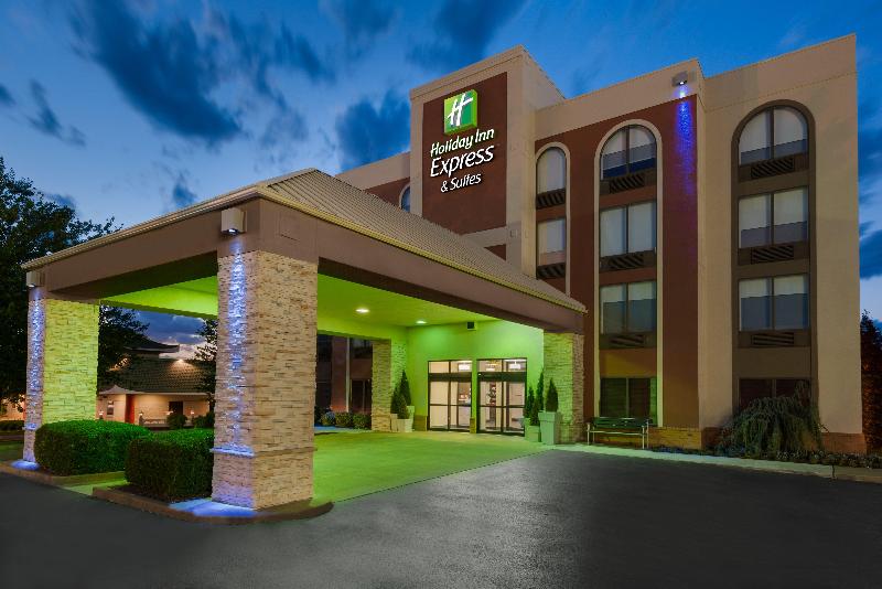 فندق Holiday Inn Express  & Suites Bentonville