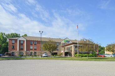 هتل Holiday Inn Express & Suites Dayton Huber Heights By Ihg
