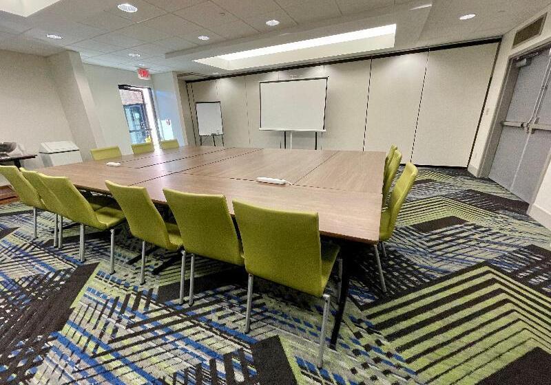 هتل Holiday Inn Express & Suites Sulphur   Lake Charles, An Ihg