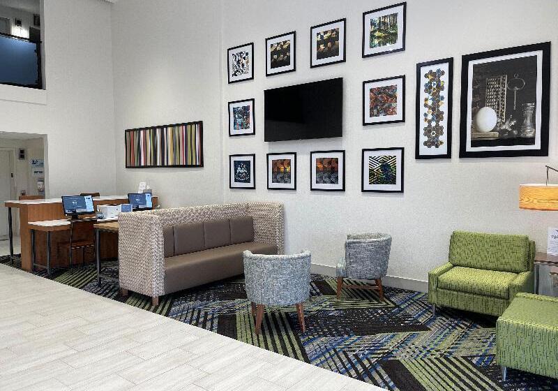 هتل Holiday Inn Express  & Suites Sulphur  Lake Charles