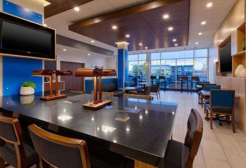 هتل Holiday Inn Express  Eau Claire West I 94, An Ihg