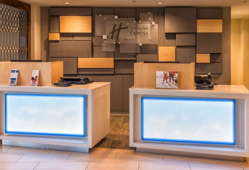 هتل Holiday Inn Express Charleston Us Highway 17 & I 526, An Ihg