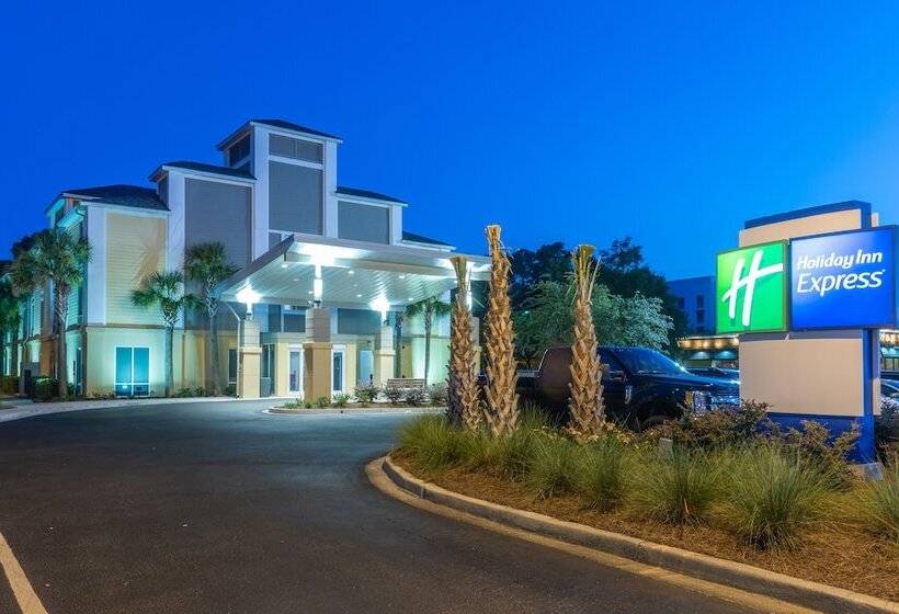 هتل Holiday Inn Express Charleston Us Highway 17 & I526