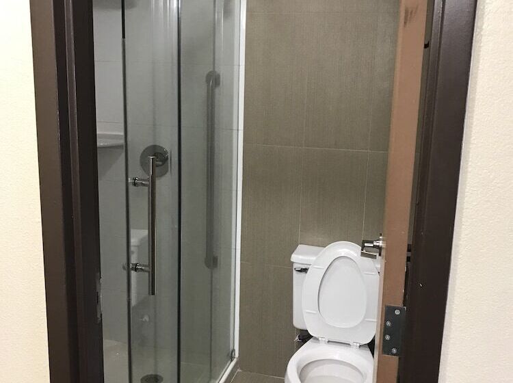 בית מלון כפרי Holiday Inn Express London I 70, An Ihg