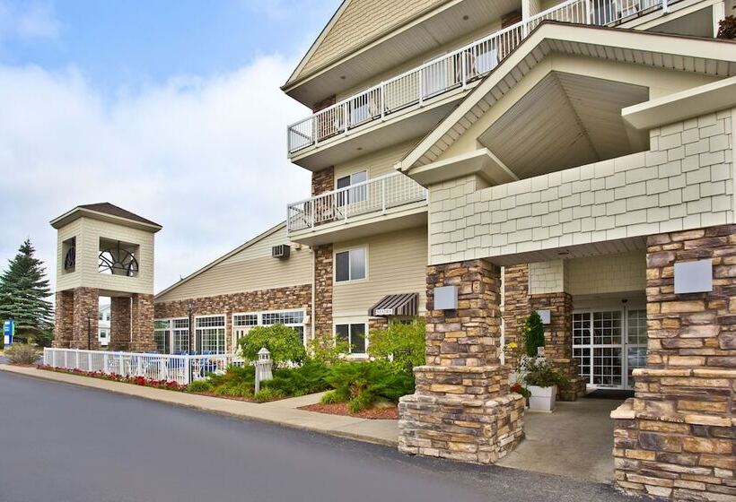 هتل Holiday Inn Express Mackinaw City, An Ihg