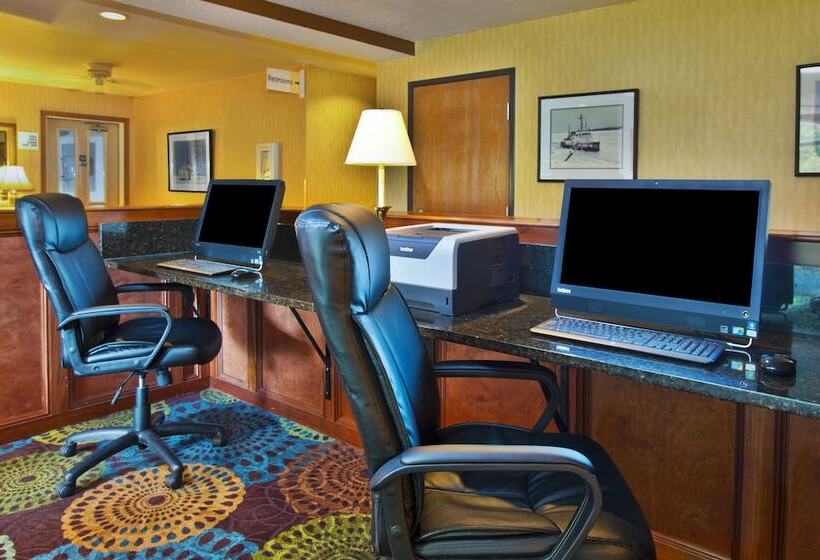 هتل Holiday Inn Express Mackinaw City, An Ihg