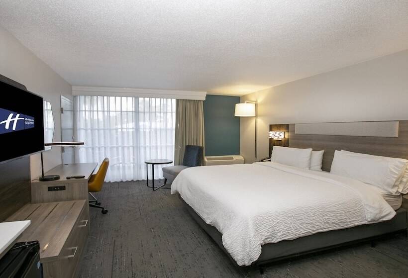 Отель Holiday Inn Express  North Palm Beach And Ihg