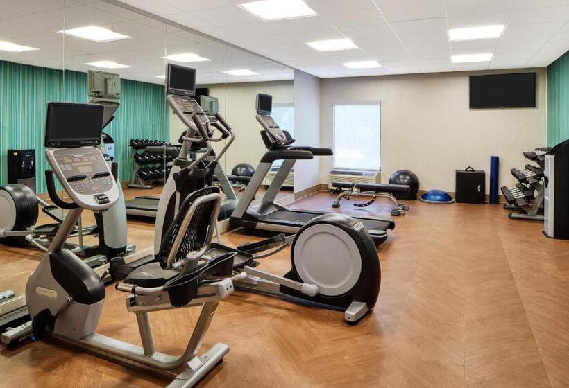 ホテル Holiday Inn Express Statesboro, An Ihg