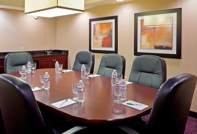 هتل Holiday Inn South Plainfield Piscataway, An Ihg