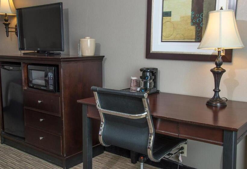 فندق Days Inn By Wyndham Pittsburg Ks