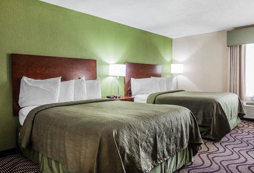 בית מלון כפרי Quality Inn & Suites Altoona   Des Moines