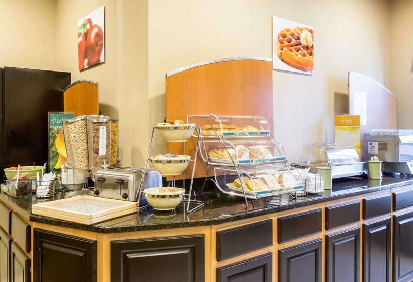 호텔 Quality Inn & Suites Oakwood Village   Cleveland South