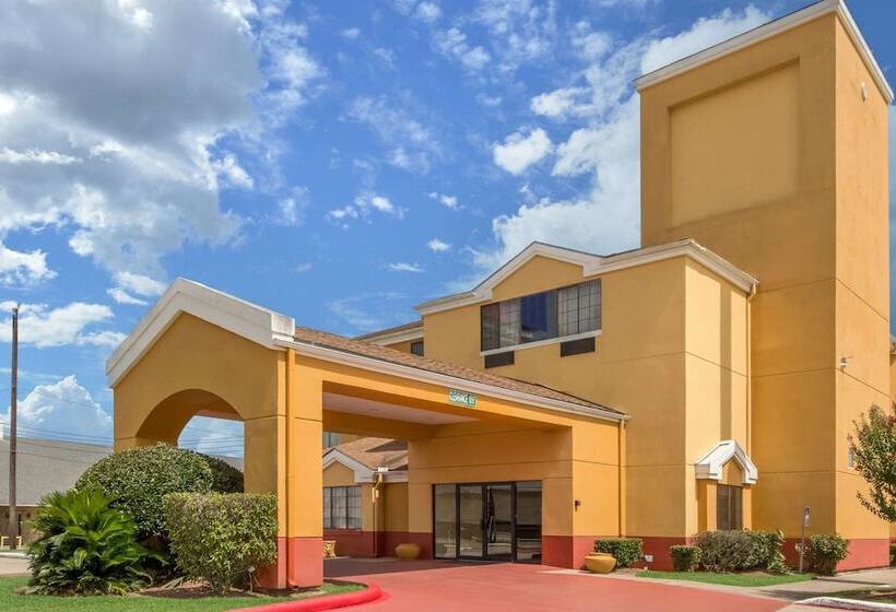 בית מלון כפרי Quality Inn Baytown  Houston East