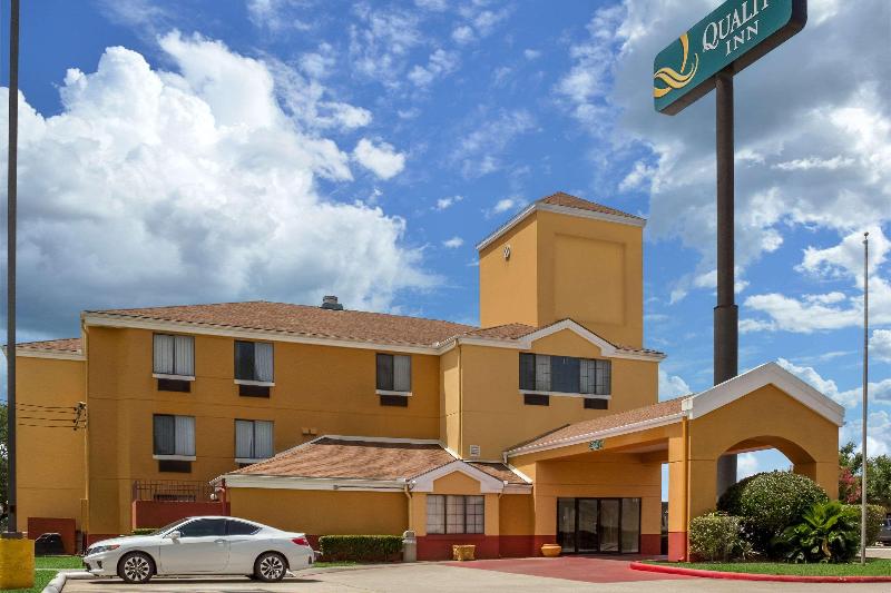 בית מלון כפרי Quality Inn Baytown  Houston East