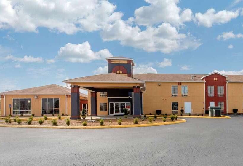 בית מלון כפרי Quality Inn
