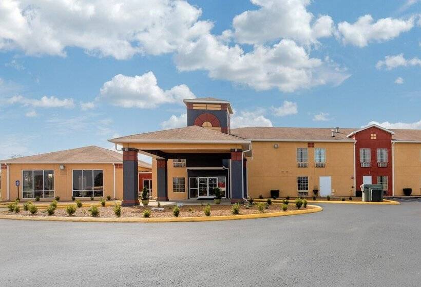 בית מלון כפרי Quality Inn