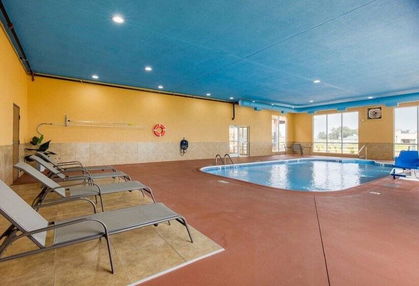 בית מלון כפרי Quality Inn