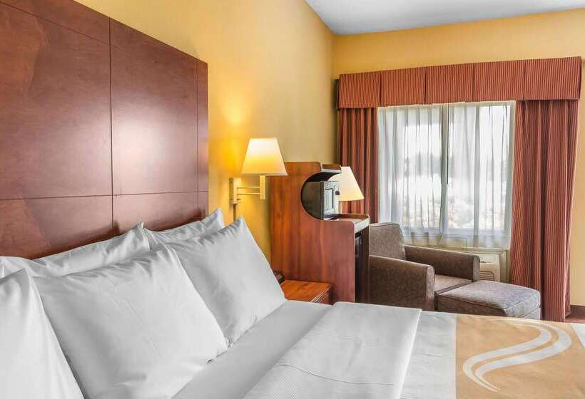 ホテル Quality Inn Calera I65 Exit 231